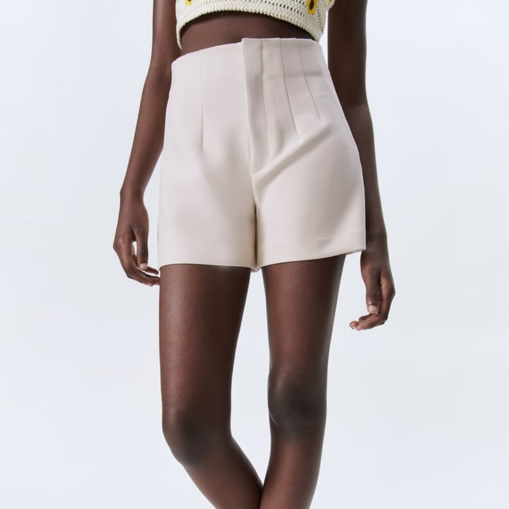 ZARA HIGH WAISTED SHORTS